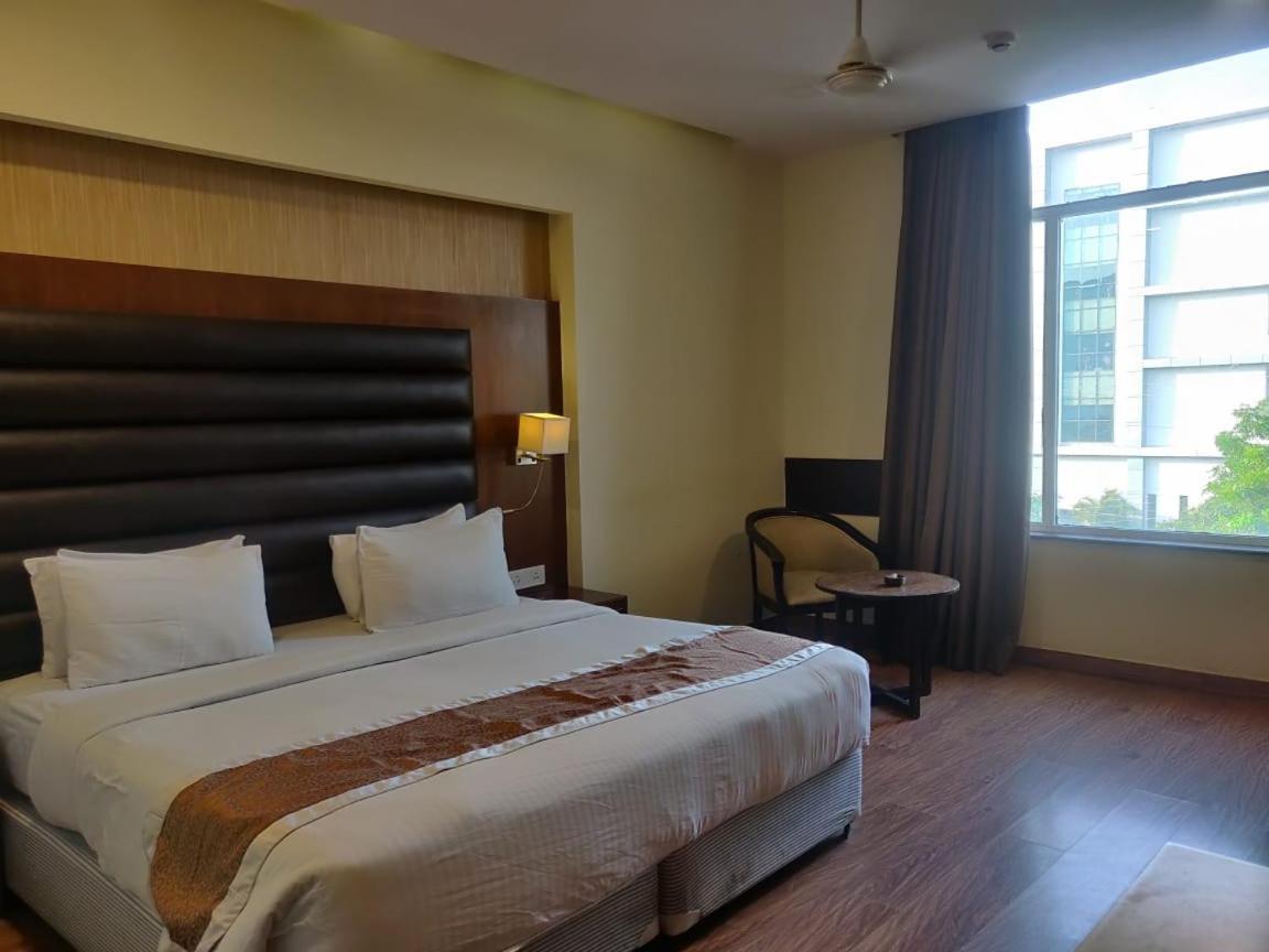 Hotel Casaya Inn Chinhat Exteriér fotografie