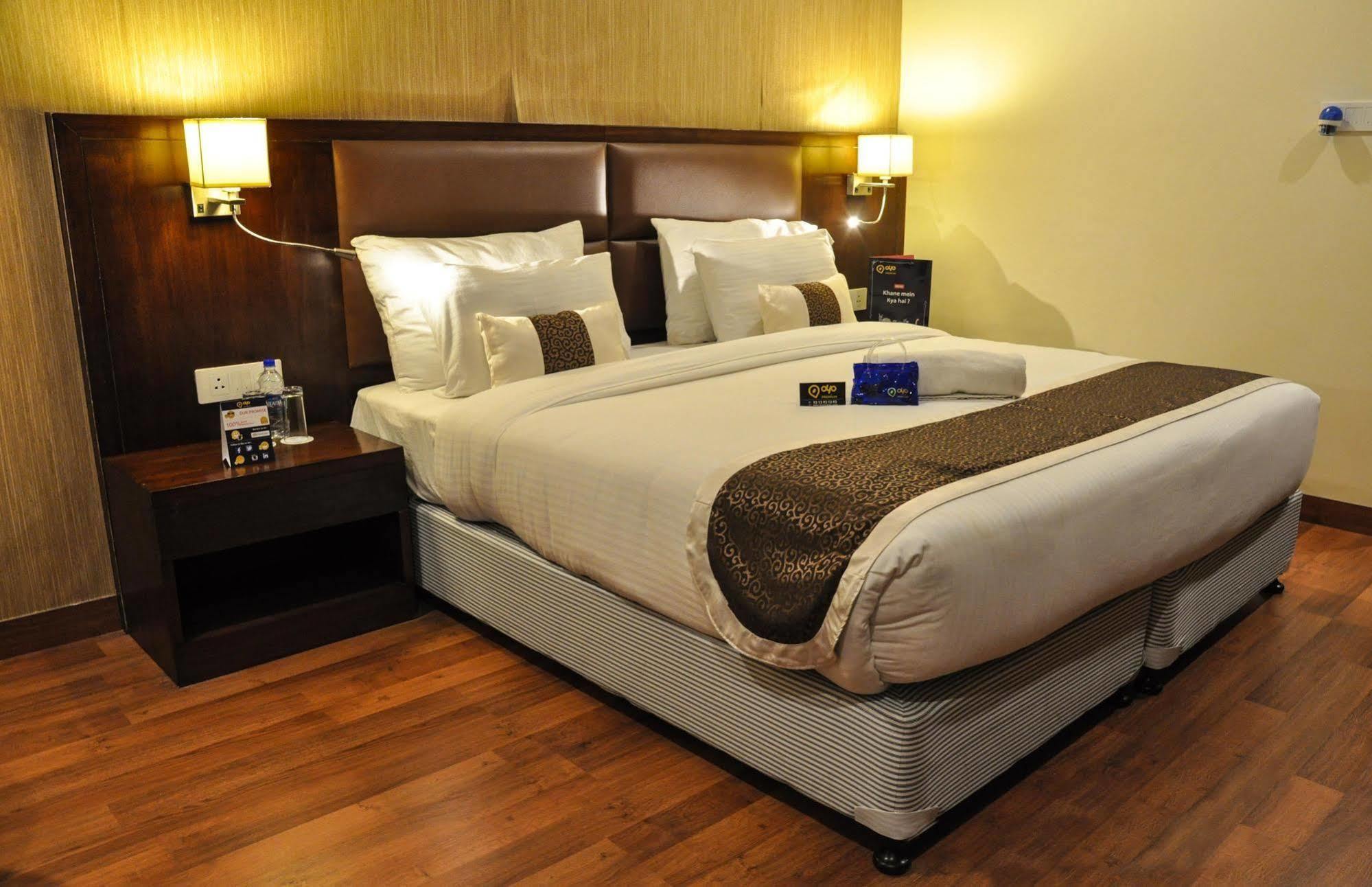 Hotel Casaya Inn Chinhat Exteriér fotografie